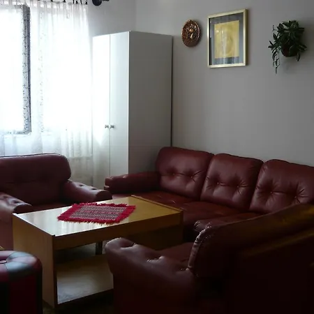 Judit Vendeghaz A Balatonnal Dom wakacyjny